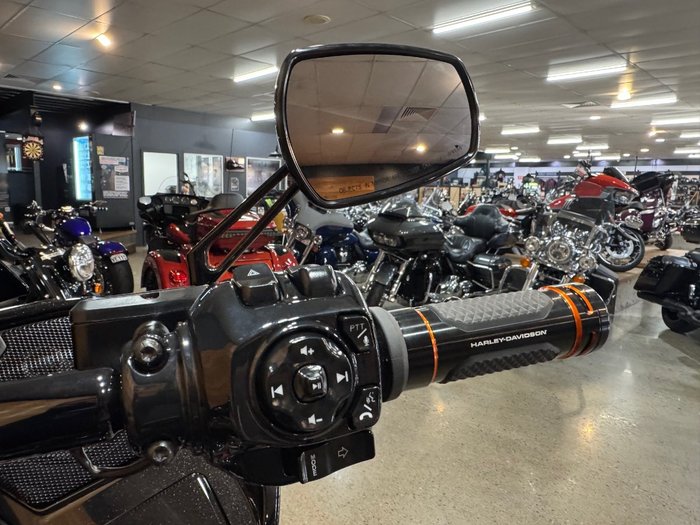 2025 Harley-davidson FLTRXSE CVO ROAD GLIDE (121)