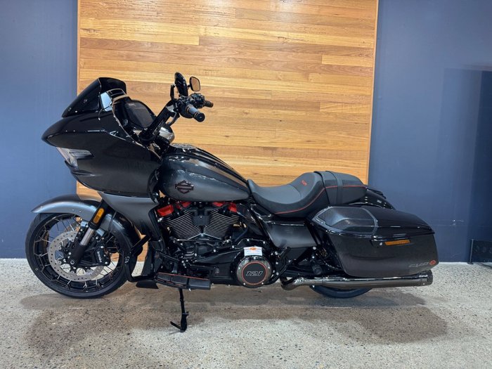 2025 Harley-davidson FLTRXSE CVO ROAD GLIDE (121)