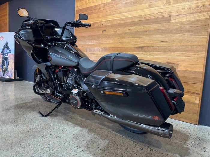 2025 Harley-davidson FLTRXSE CVO ROAD GLIDE (121)