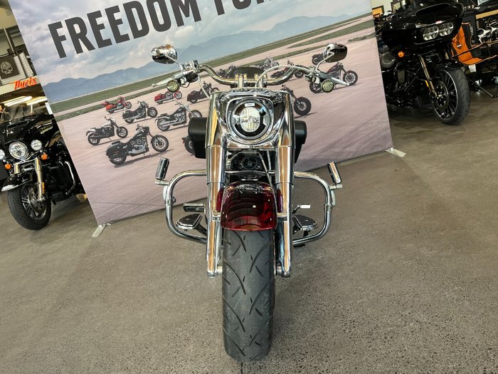 2018 Harley-davidson FLFB FAT BOY Wicked Red/ Twisted Cherry