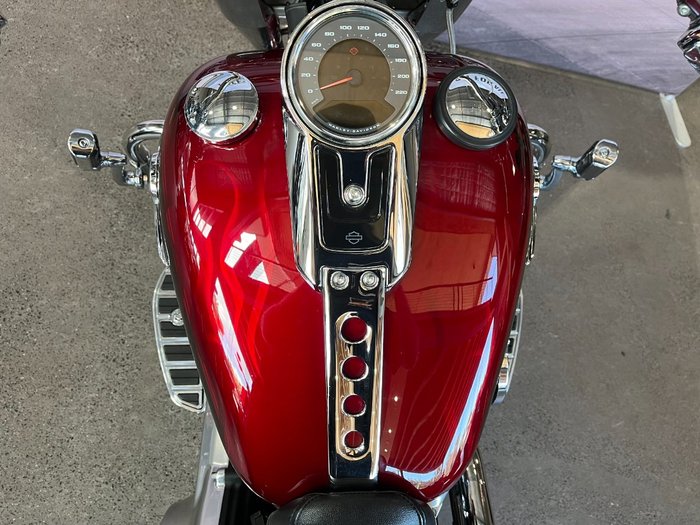 2018 Harley-davidson FLFB FAT BOY Wicked Red/ Twisted Cherry