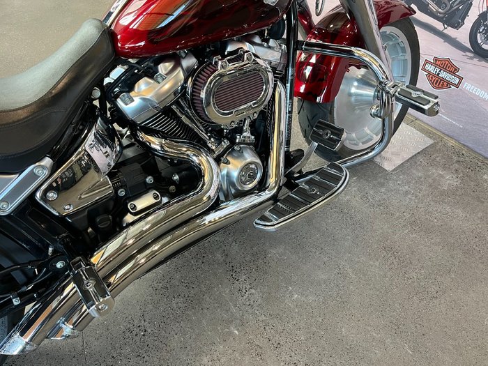 2018 Harley-davidson FLFB FAT BOY Wicked Red/ Twisted Cherry