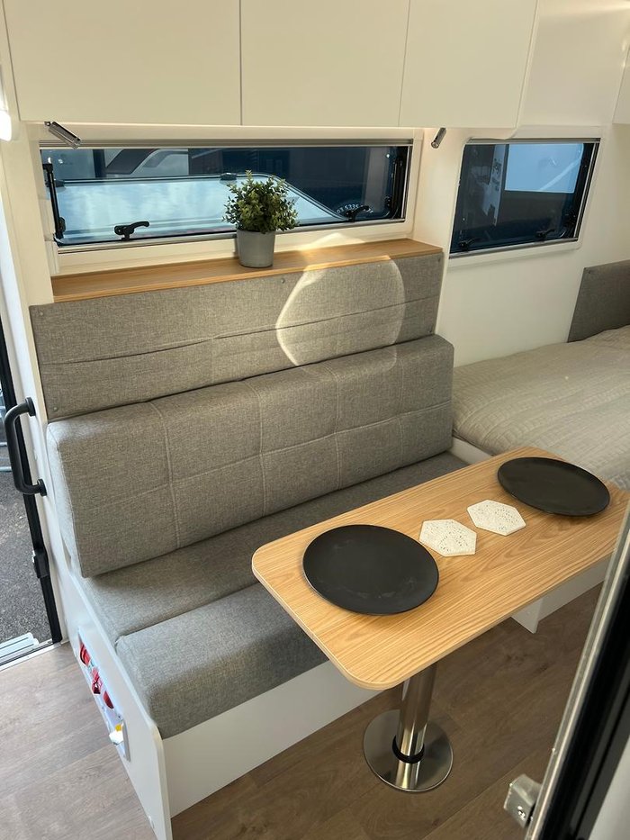 2025 Traveller Destination Track 13
