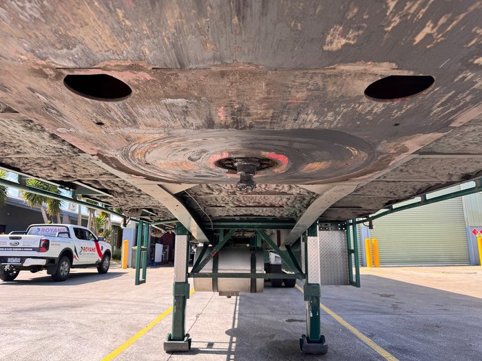 2011 Maxitrans St3 22 Pallet Refrigerated Curtain Sider