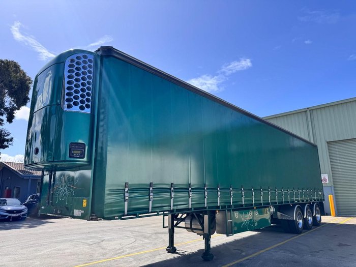 2011 Maxitrans St3 22 Pallet Refrigerated Curtain Sider