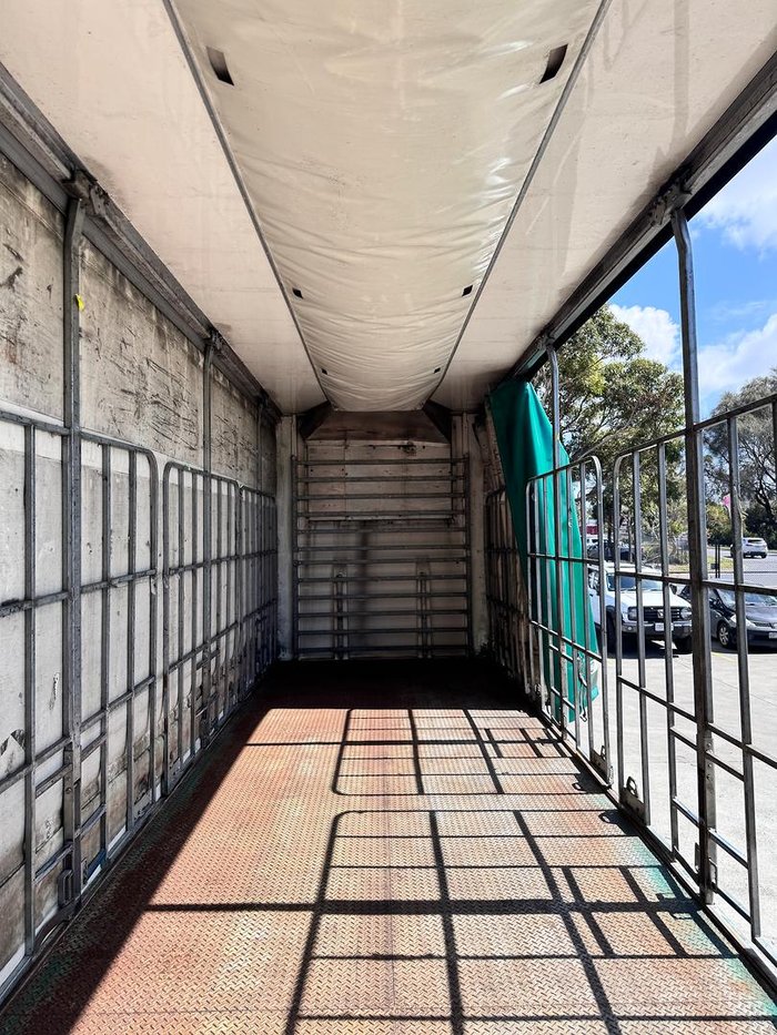 2011 Maxitrans St3 22 Pallet Refrigerated Curtain Sider