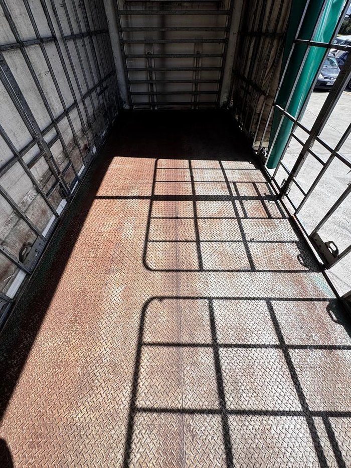 2011 Maxitrans St3 22 Pallet Refrigerated Curtain Sider