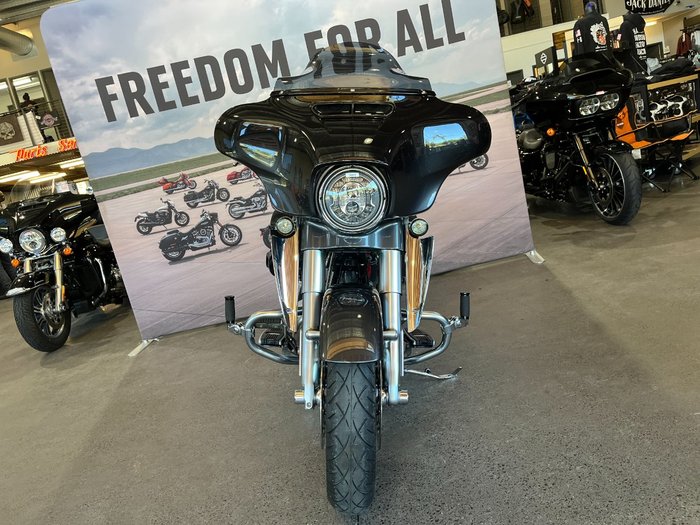 2020 Harley-davidson FLHXSE CVO STREET GLIDE Black Stardust Fade