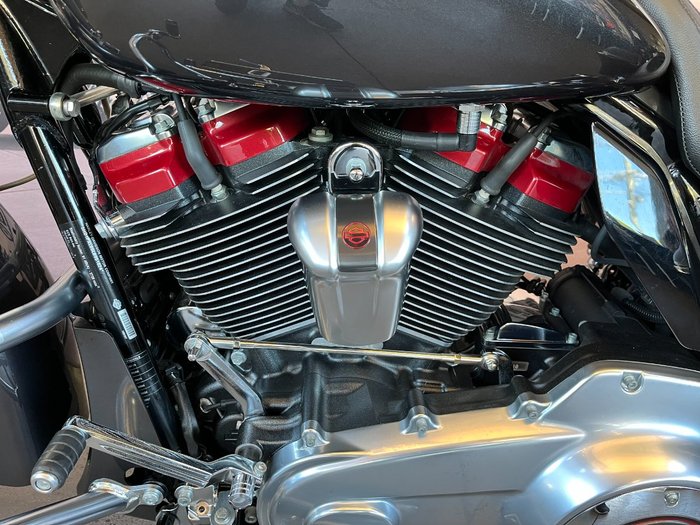 2020 Harley-davidson FLHXSE CVO STREET GLIDE Black Stardust Fade