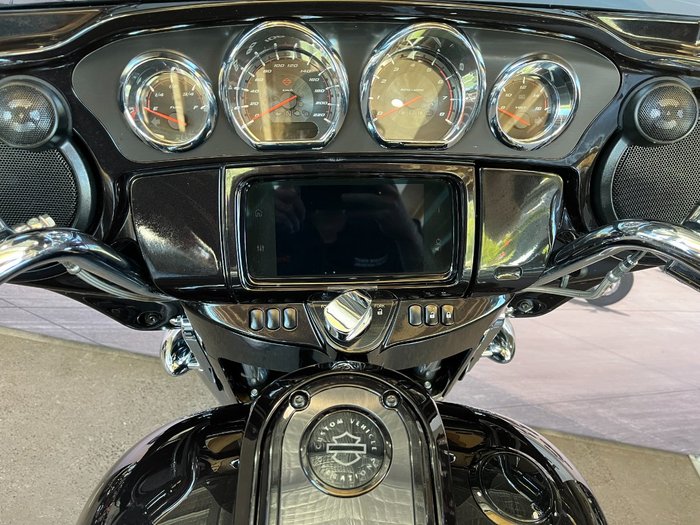 2020 Harley-davidson FLHXSE CVO STREET GLIDE Black Stardust Fade