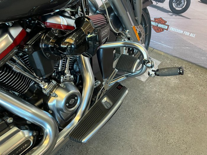 2020 Harley-davidson FLHXSE CVO STREET GLIDE Black Stardust Fade