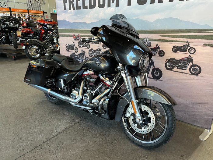 2020 Harley-davidson FLHXSE CVO STREET GLIDE Black Stardust Fade