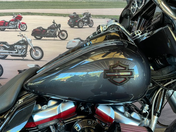 2020 Harley-davidson FLHXSE CVO STREET GLIDE Black Stardust Fade