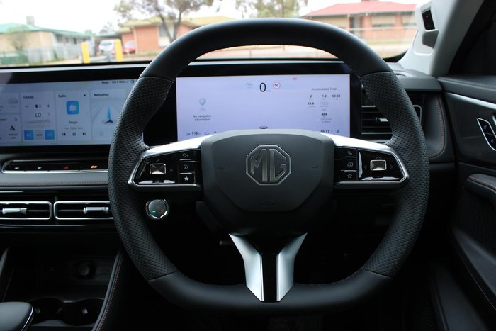 2025 MG HS Super Hybrid Essence