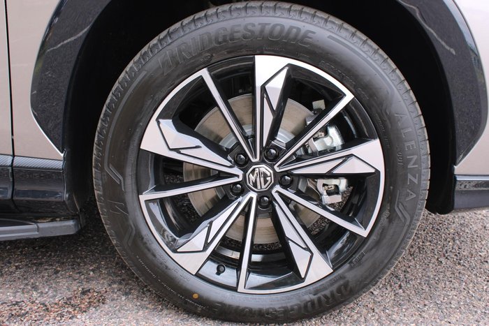 2025 MG HS Super Hybrid Essence