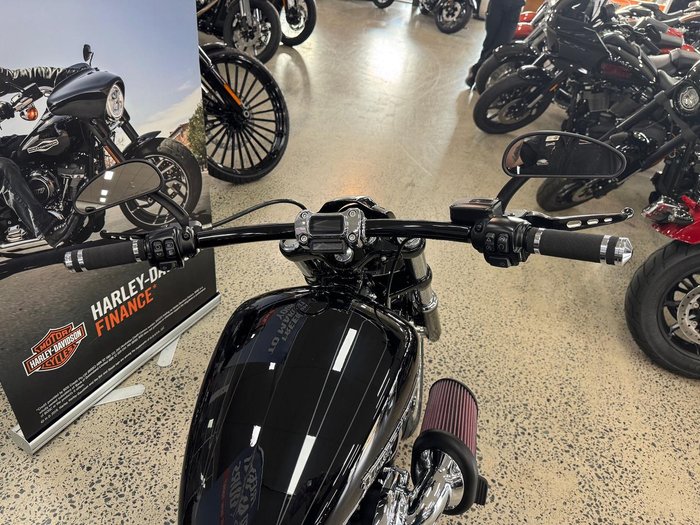2018 Harley-Davidson Breakout 107 (FXBR) Softail Black