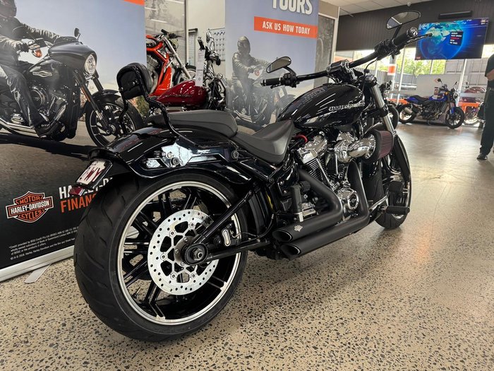 2018 Harley-Davidson Breakout 107 (FXBR) Softail Black