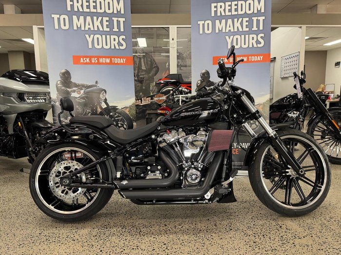 2018 Harley-Davidson Breakout 107 (FXBR) Softail Black