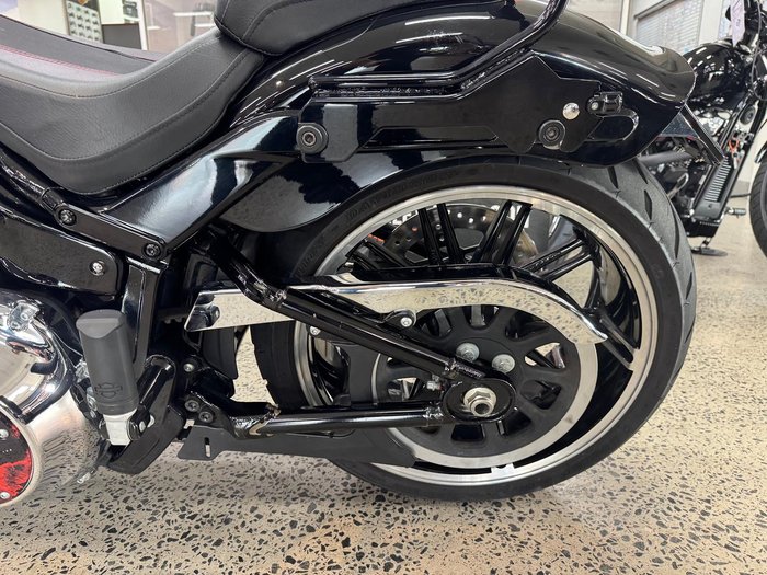 2018 Harley-Davidson Breakout 107 (FXBR) Softail Black