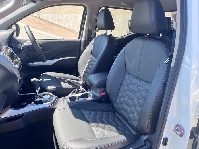 2025 Nissan Navara ST-X