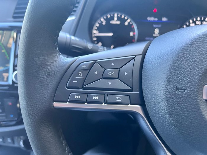 2025 Nissan Navara ST-X