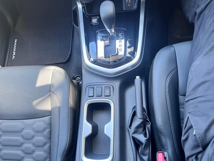 2025 Nissan Navara ST-X