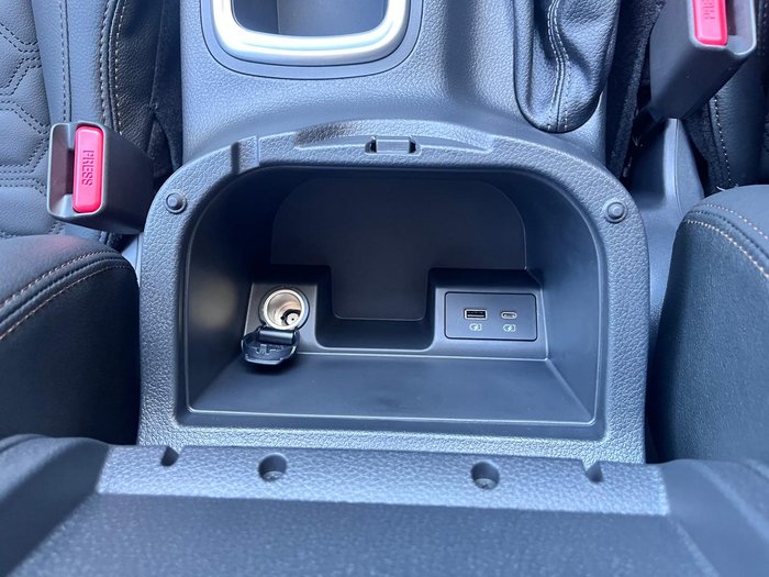 2025 Nissan Navara ST-X