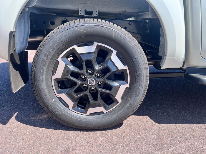 2025 Nissan Navara ST-X