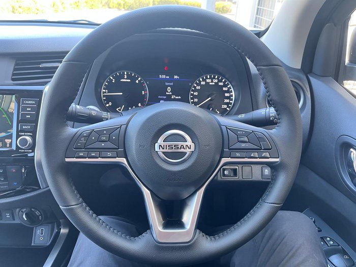 2025 Nissan Navara ST-X