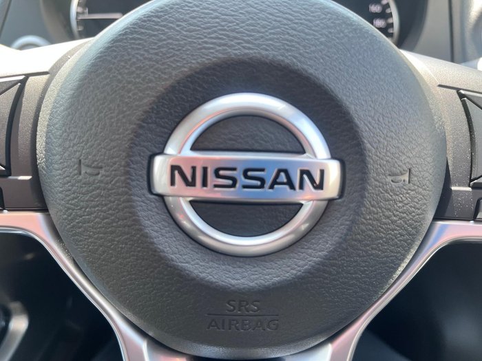 2025 Nissan Navara ST-X