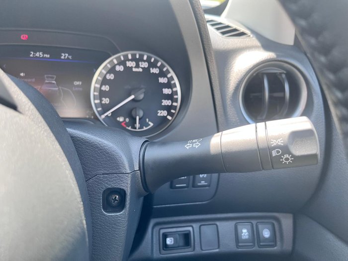 2025 Nissan Navara ST-X