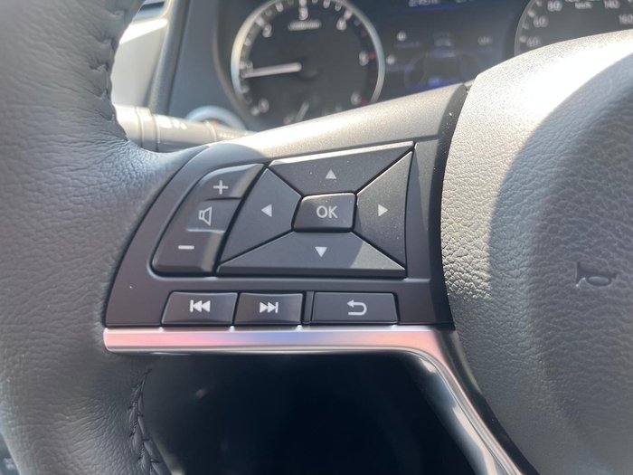 2025 Nissan Navara ST-X