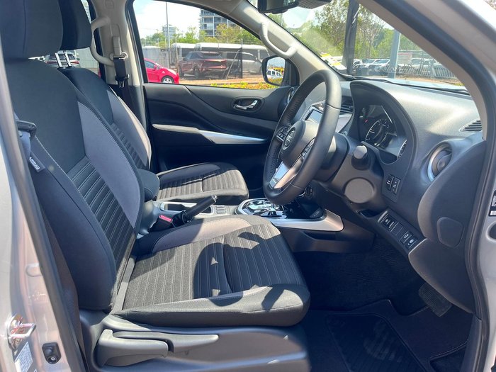 2025 Nissan Navara ST-X