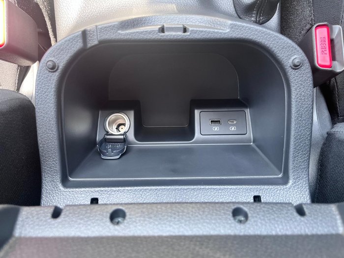 2025 Nissan Navara ST-X