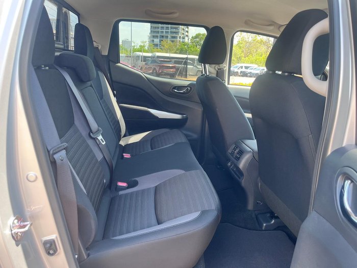 2025 Nissan Navara ST-X