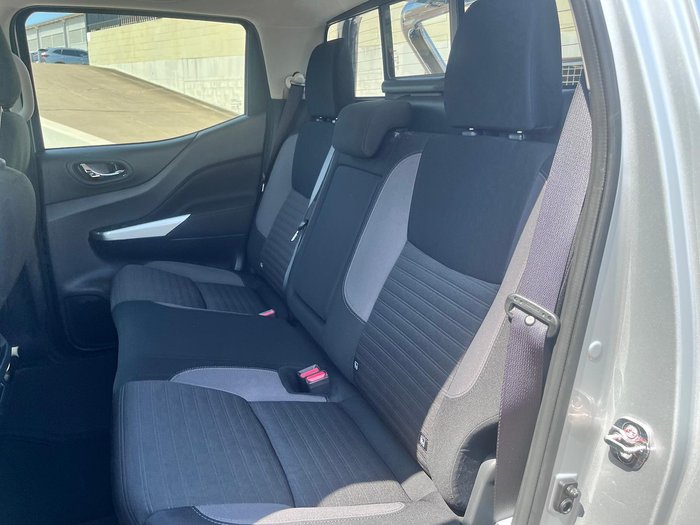 2025 Nissan Navara ST-X