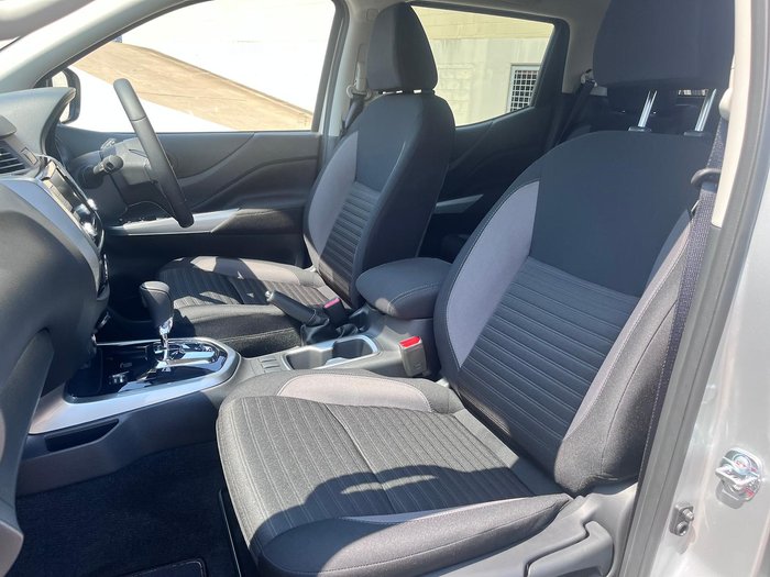 2025 Nissan Navara ST-X