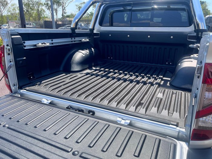 2025 Nissan Navara ST-X