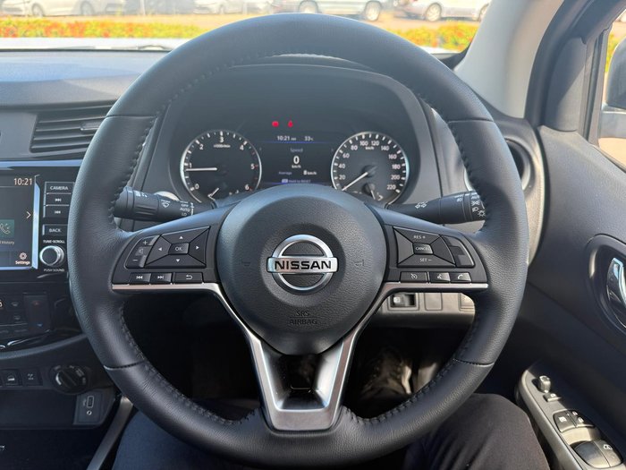 2025 Nissan Navara ST-X
