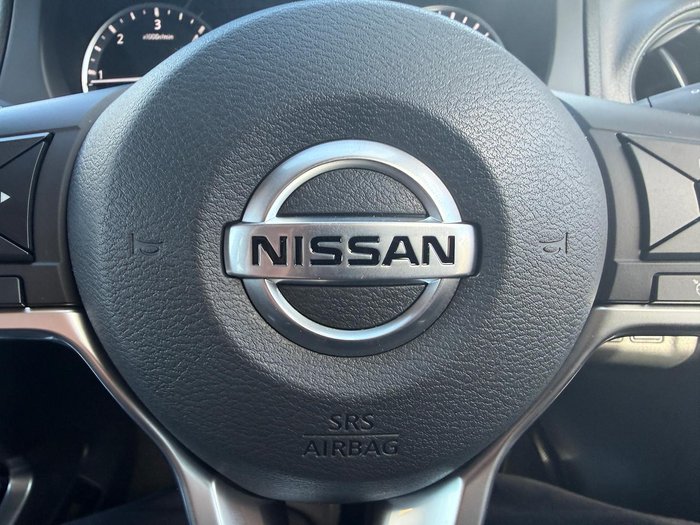 2025 Nissan Navara ST-X