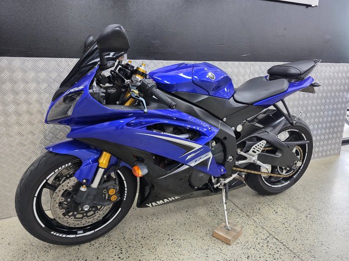 2009 Yamaha YZF-R6 BLUE