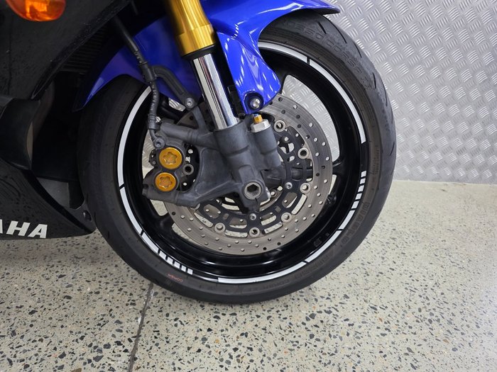 2009 Yamaha YZF-R6 BLUE