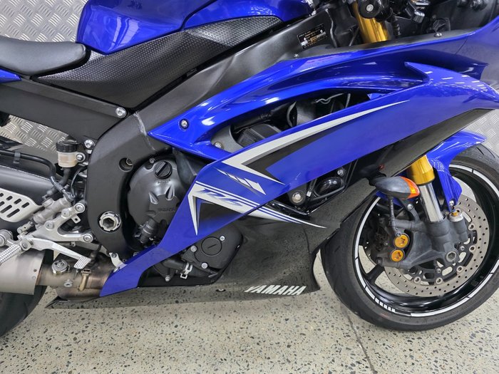 2009 Yamaha YZF-R6 BLUE