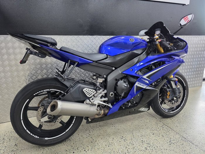 2009 Yamaha YZF-R6 BLUE