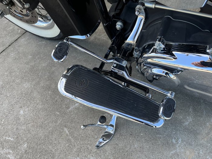 2013 HARLEY-DAVIDSON FLSTN SOFTAIL DELUXE Black