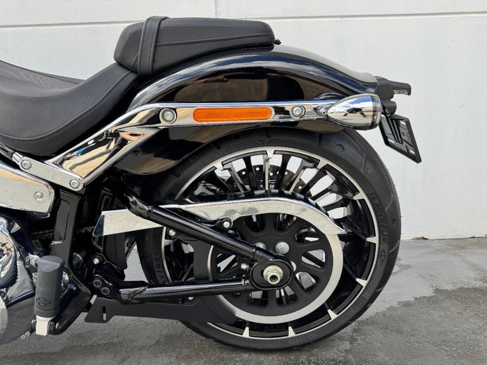 2025 Harley-davidson FXBR BREAKOUT (117) Vivid Black