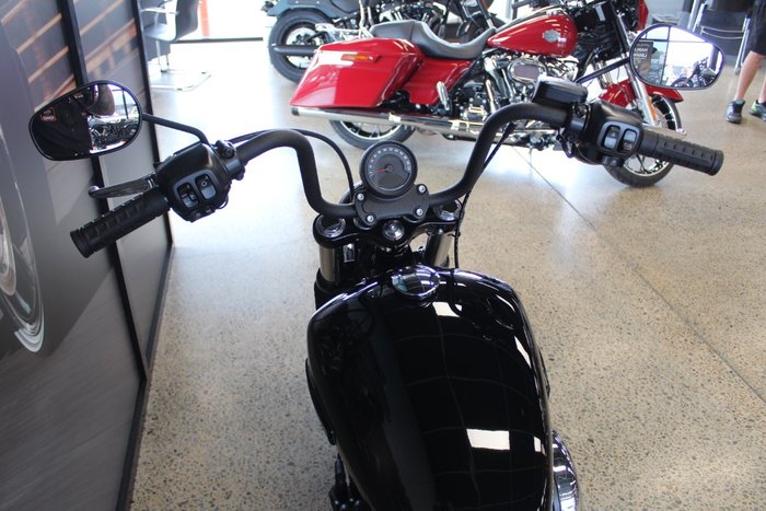2025 Harley-davidson FXBB STREET BOB (117) VIVID BLACK