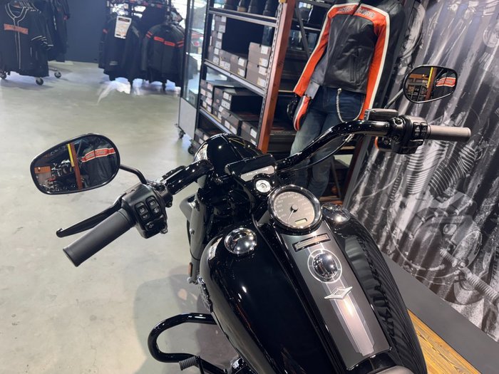 2025 Harley-davidson FLHRXS ROAD KING SPECIAL Vivid Black