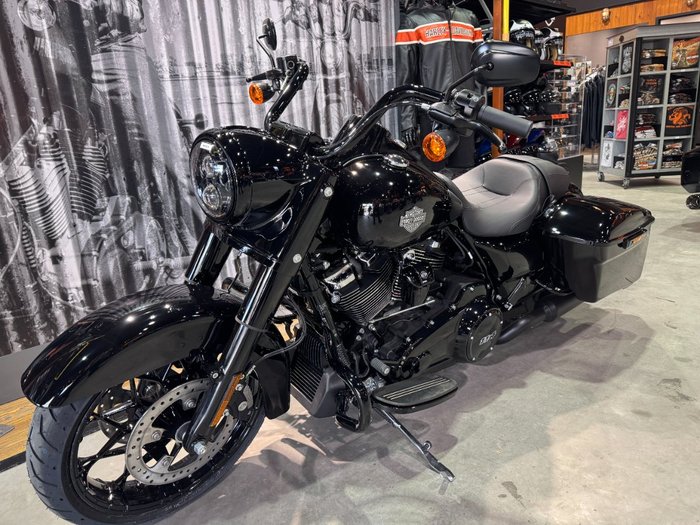 2025 Harley-davidson FLHRXS ROAD KING SPECIAL Vivid Black