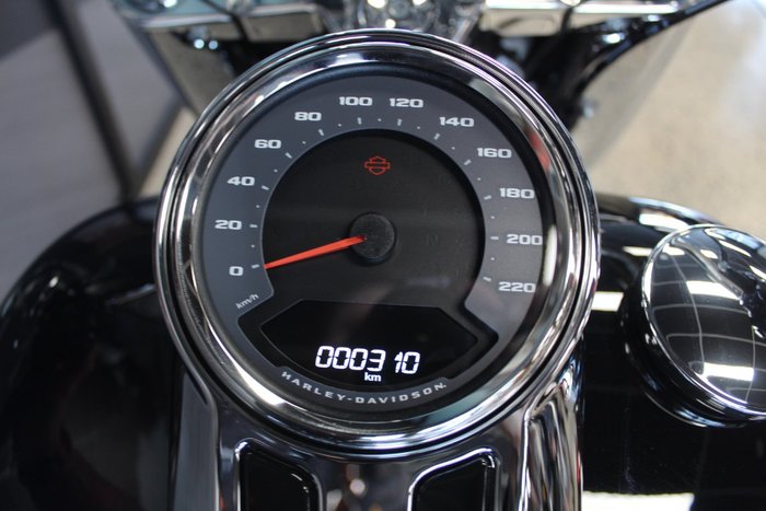 2025 Harley-davidson FLFB FAT BOY (117) VIVID BLACK